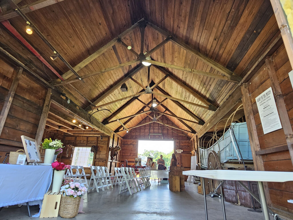 Kansas City Event Wedding Venue Barn Couple Layout Alexander Majors Barn