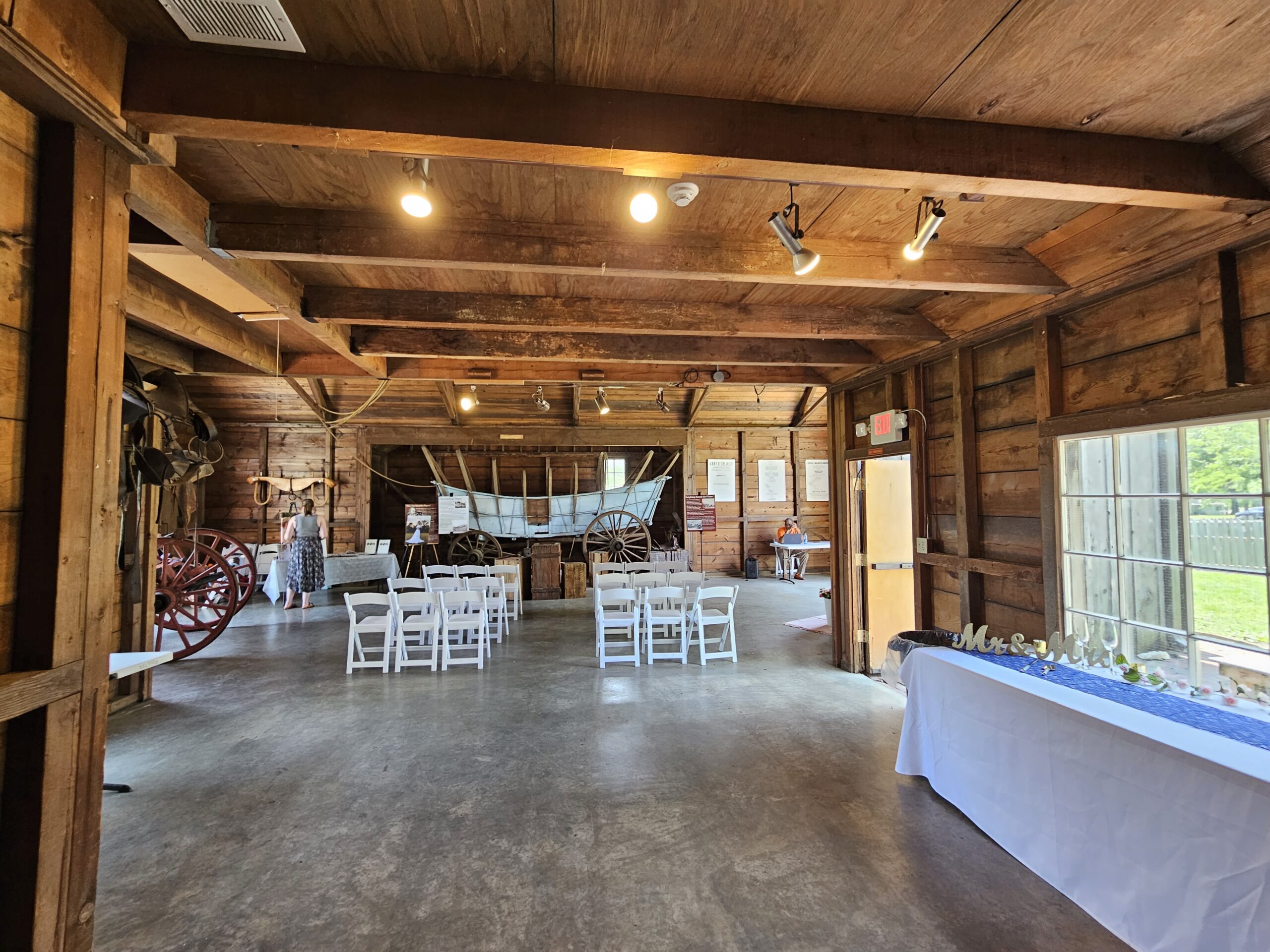 Kansas City Event Wedding Venue Barn Couple Layout Alexander Majors Barn